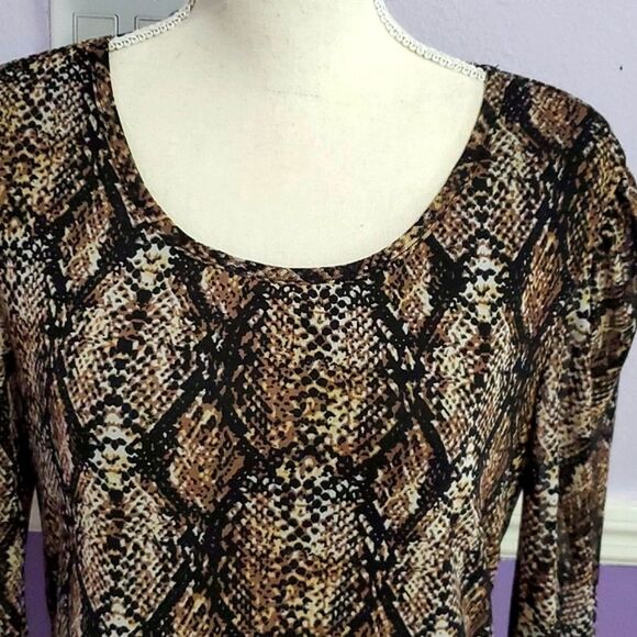 A Reason Snake Print Boho Chic Longsleeve Top - Picture 2 of 10